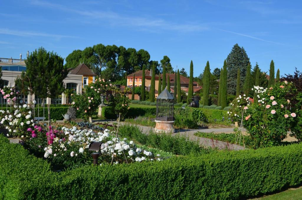 Georges Blanc Parc & Spa Hotel Vonnas Exterior photo